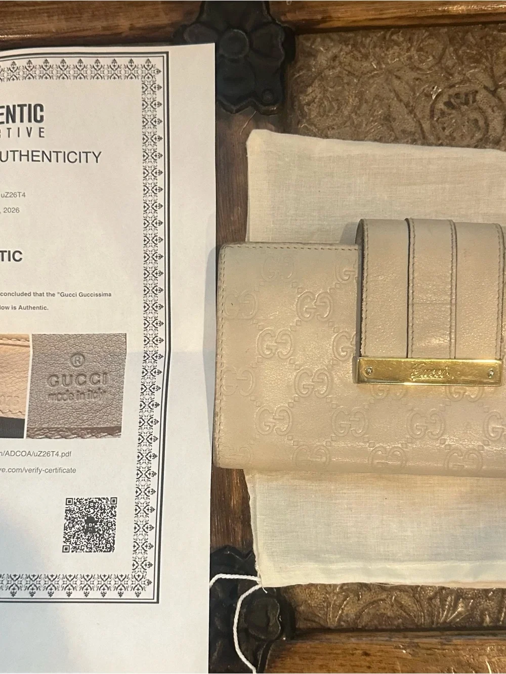 Gucci Embossed GG Leather Long Wallet in off-white with COA and Dust Bag - Picture 2 of 8